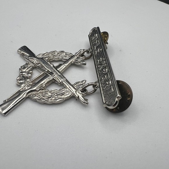 Vintage US Military‎ Rifle Expert Qualification Badge Pin Army Marine Marksman - Picture 5 of 9